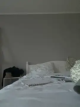 Snapshot of bunnythetailor chatting on 02/23/25, 04:02 bunnythetailor online show from 02/23/25, 04:02