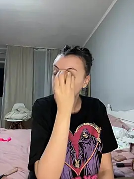 Snapshot of bunnythetailor chatting on 11/05/25, 08:53 bunnythetailor online show from 11/05/25, 08:53