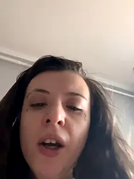 Snapshot of bunnythetailor chatting on 11/21/25, 01:43 bunnythetailor online show from 11/21/25, 01:43