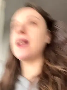 Snapshot of bunnythetailor chatting on 12/17/25, 01:06 bunnythetailor online show from 12/17/25, 01:06