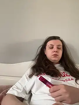 Snapshot of bunnythetailor chatting on 02/03/26, 02:33 bunnythetailor online show from 02/03/26, 02:33