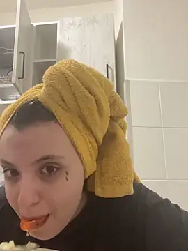 Snapshot of bunnythetailor chatting on 02/07/26, 07:06 bunnythetailor online show from 02/07/26, 07:06