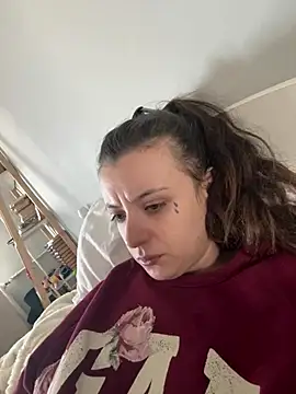 Snapshot of bunnythetailor chatting on 02/19/26, 08:21 bunnythetailor online show from 02/19/26, 08:21