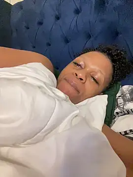 Boneca25 online show from 11/18/25, 09:08