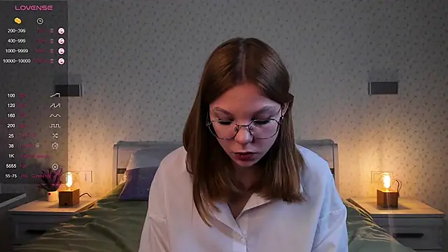 Snapshot of ElvinaBestwick chatting on 03/04/25, 03:26 ElvinaBestwick online show from 03/04/25, 03:26