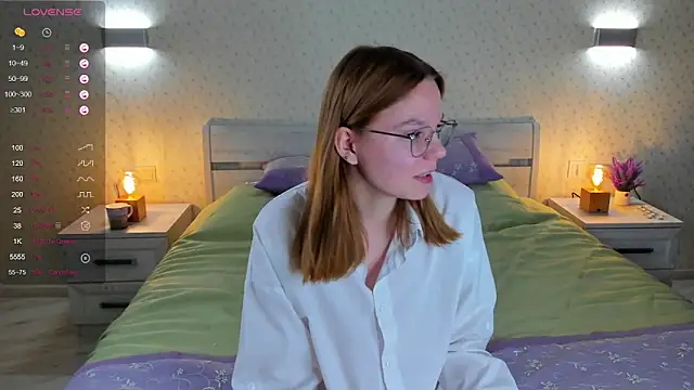 Snapshot of ElvinaBestwick chatting on 03/07/25, 06:22 ElvinaBestwick online show from 03/07/25, 06:22