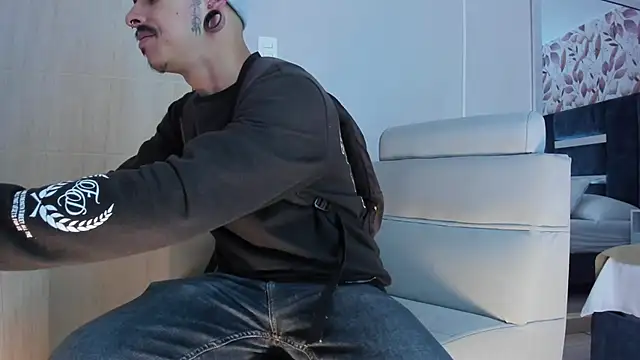 kaletattoo online show from 04/01/26, 11:11