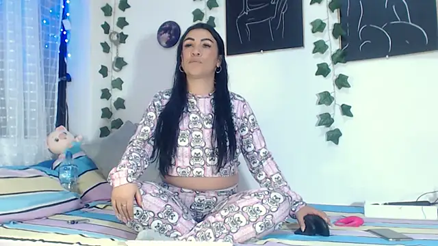 Snapshot of annyevans_1 chatting on 11/03/25, 09:05 annyevans 1 online show from 11/03/25, 09:05