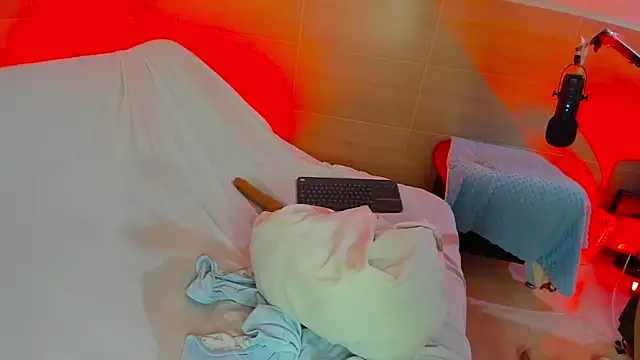 Ximena  1 online show from 02/25/25, 02:33