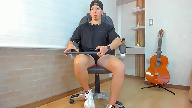 Tombarden online show from 12/17/25, 07:09