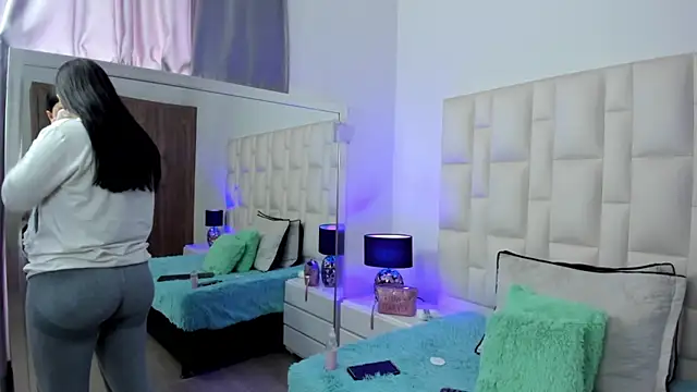 Ariana rouse online show from 04/23/26, 04:09