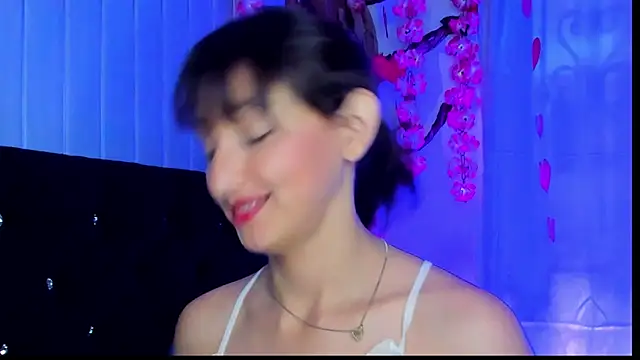 Snapshot of vicky__skinny_1 chatting on 02/18/25, 03:10 vicky skinny 1 online show from 02/18/25, 03:10