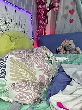 Snapshot of vicky__skinny_1 chatting on 02/27/25, 02:43 vicky skinny 1 online show from 02/27/25, 02:43