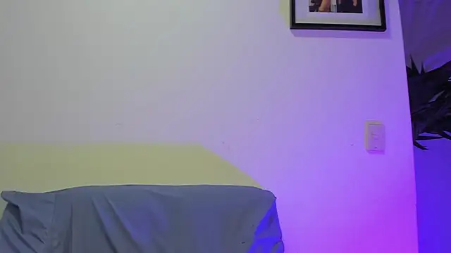 Snapshot of vicky__skinny_1 chatting on 03/08/25, 12:09 vicky skinny 1 online show from 03/08/25, 12:09