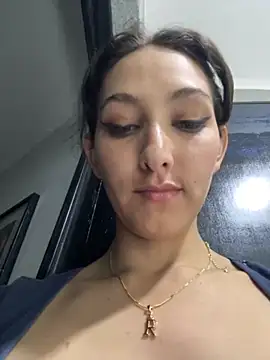 Snapshot of vicky__skinny_1 chatting on 10/02/25, 12:28 vicky skinny 1 online show from 10/02/25, 12:28