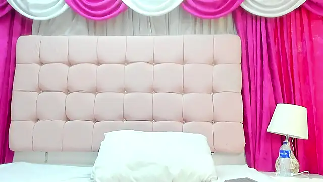 Snapshot of CanelaDevil_ chatting on 09/29/25, 08:13 CanelaDevil online show from 09/29/25, 08:13