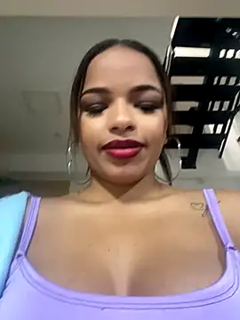 Snapshot of CanelaDevil_ chatting on 10/10/25, 06:29 CanelaDevil online show from 10/10/25, 06:29