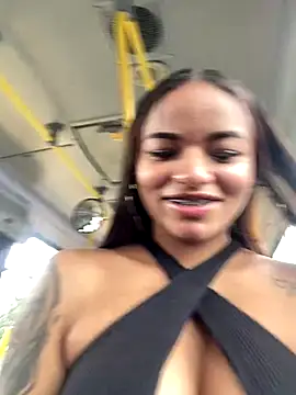 Snapshot of CanelaDevil_ chatting on 10/28/25, 06:54 CanelaDevil online show from 10/28/25, 06:54