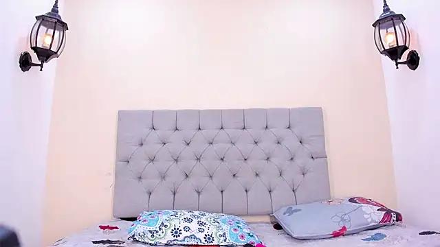 Dakkota Fox online show from 10/18/25, 01:19