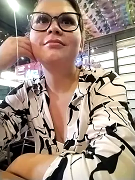 Vale Saenzz online show from 03/01/25, 02:26