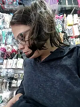 Vale Saenzz online show from 09/16/25, 07:26