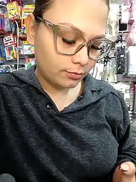 Vale Saenzz online show from 11/13/25, 09:36