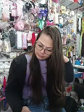 Vale Saenzz online show from 11/25/25, 04:40