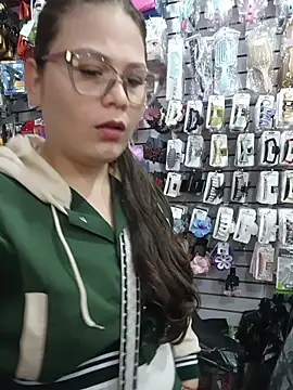 Vale Saenzz online show from 12/23/25, 01:14