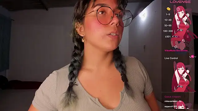 Snapshot of Ludovica6669 chatting on 02/27/25, 11:59 Ludovica6669 online show from 02/27/25, 11:59