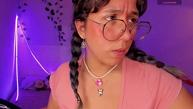 Snapshot of Ludovica6669 chatting on 03/08/25, 12:55 Ludovica6669 online show from 03/08/25, 12:55