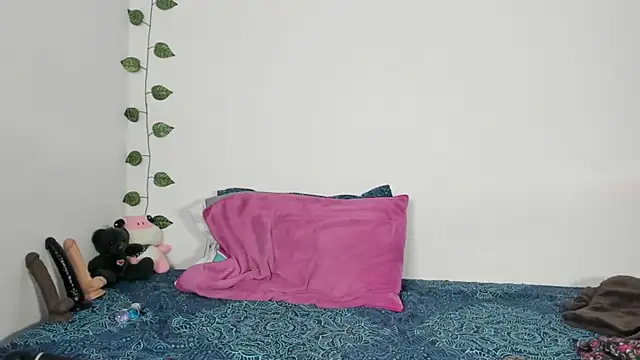 viankaa miller online show from 03/15/25, 04:57