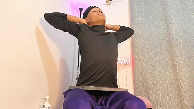 viankaa miller online show from 09/22/25, 02:57