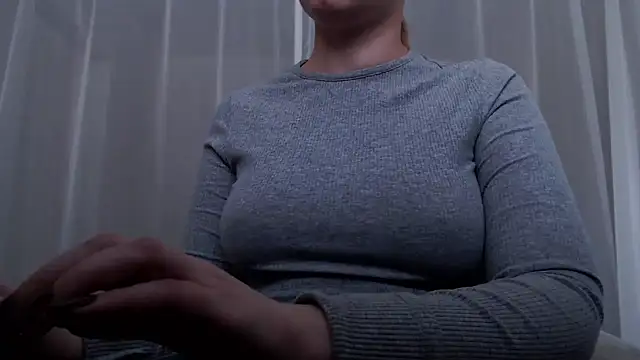 Snapshot of Freya_Celestial chatting on 03/07/25, 11:07 Freya Celestial online show from 03/07/25, 11:07