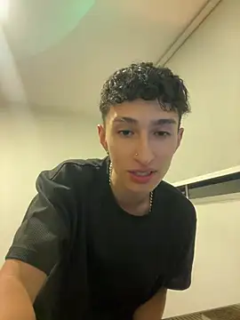 Snapshot of iKrofur chatting on 01/29/25, 06:22 iKrofur online show from 01/29/25, 06:22