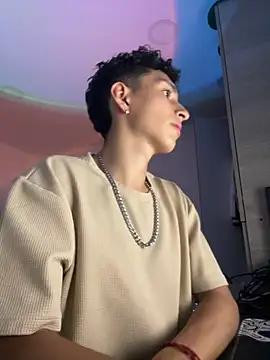 Snapshot of iKrofur chatting on 01/30/25, 04:06 iKrofur online show from 01/30/25, 04:06