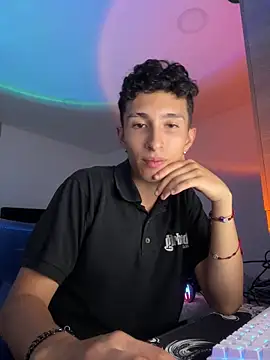 Snapshot of iKrofur chatting on 01/31/25, 01:54 iKrofur online show from 01/31/25, 01:54