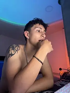 Snapshot of iKrofur chatting on 02/01/25, 07:36 iKrofur online show from 02/01/25, 07:36