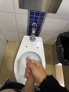 Snapshot of iKrofur chatting on 02/01/25, 01:51 iKrofur online show from 02/01/25, 01:51