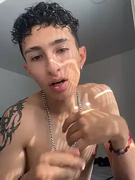 Snapshot of iKrofur chatting on 02/02/25, 08:08 iKrofur online show from 02/02/25, 08:08