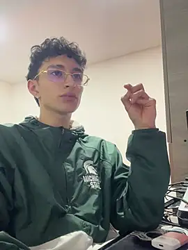 Snapshot of iKrofur chatting on 03/09/25, 11:46 iKrofur online show from 03/09/25, 11:46