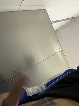 Snapshot of iKrofur chatting on 03/11/25, 04:51 iKrofur online show from 03/11/25, 04:51