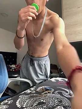 Snapshot of iKrofur chatting on 03/20/25, 05:15 iKrofur online show from 03/20/25, 05:15