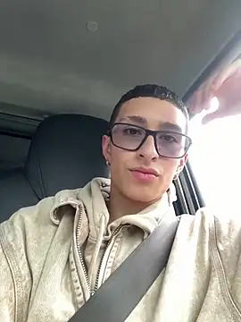 Snapshot of iKrofur chatting on 02/18/26, 04:47 iKrofur online show from 02/18/26, 04:47