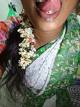 Snapshot of TeluguammayiMahi chatting on 07/31/26, 02:11 TeluguammayiMahi online show from 07/31/26, 02:11