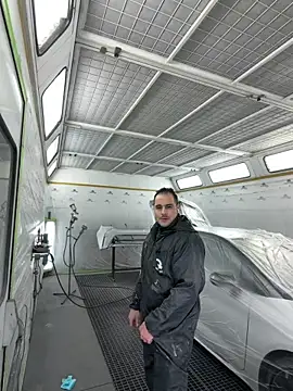 Snapshot of justeqqun chatting on 10/31/25, 11:22 justeqqun online show from 10/31/25, 11:22