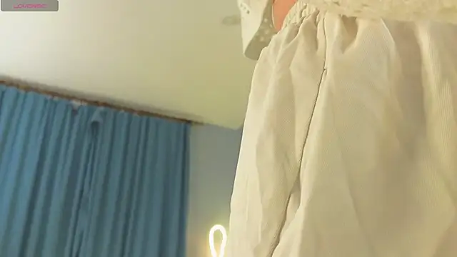 Snapshot of DownyClouds chatting on 02/12/25, 11:18 DownyClouds online show from 02/12/25, 11:18