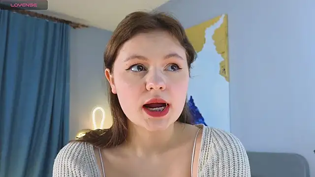 Snapshot of DownyClouds chatting on 02/16/25, 11:38 DownyClouds online show from 02/16/25, 11:38