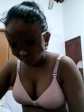 DiluQueen online show from 02/25/25, 02:22