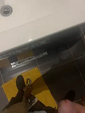 Snapshot of yannusgir33 chatting on 02/19/26, 10:17 yannusgir33 online show from 02/19/26, 10:17