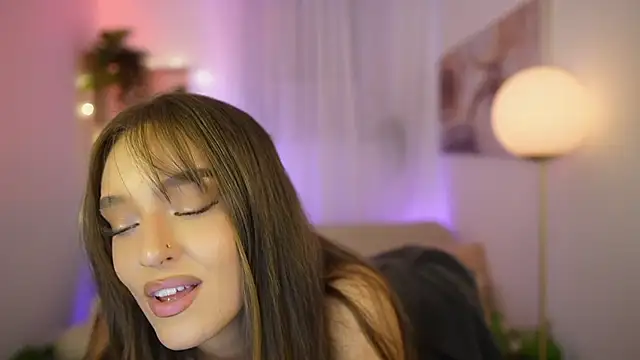 Clara Nia online show from 02/18/26, 07:21